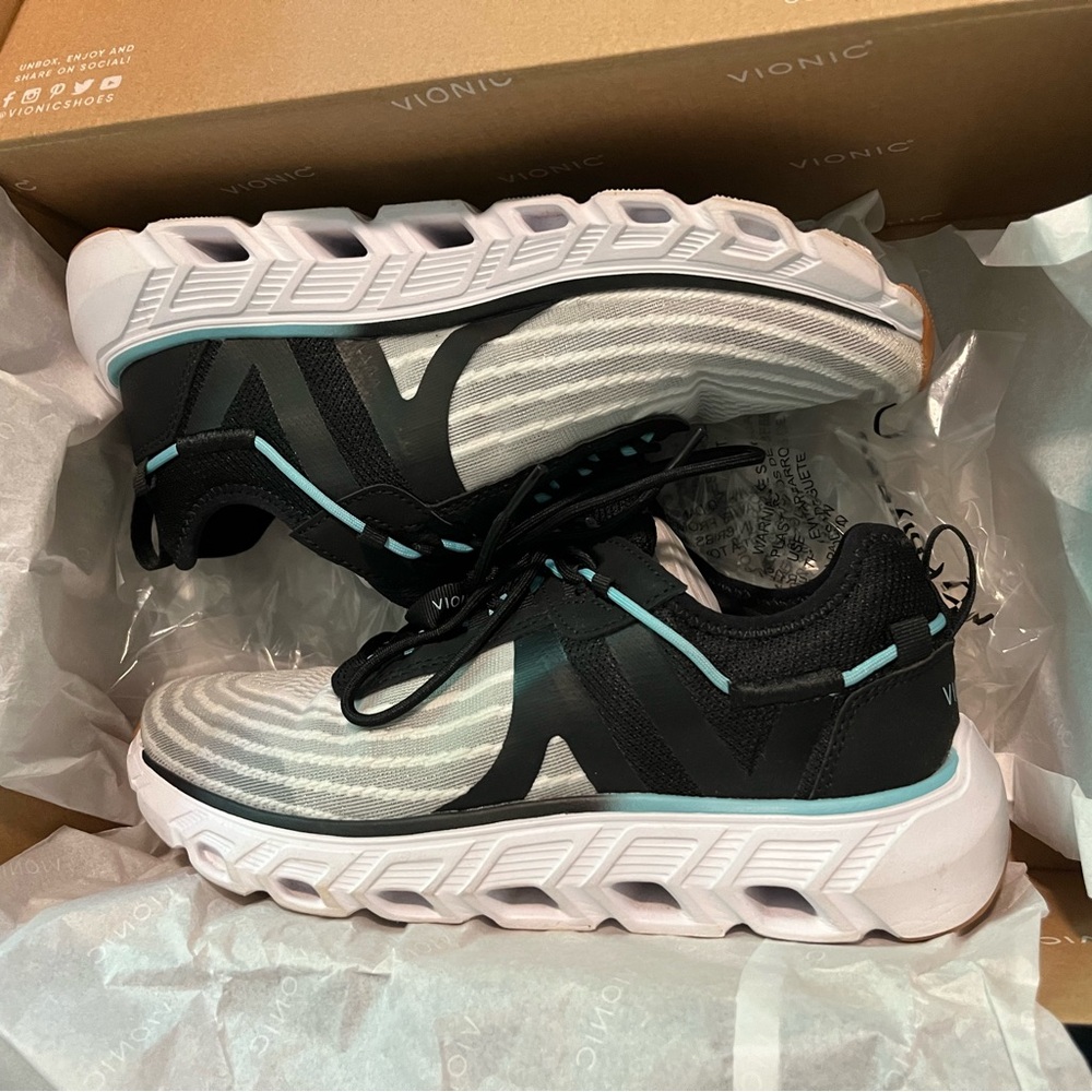 VIONIC Fortune Sneaker 7.5